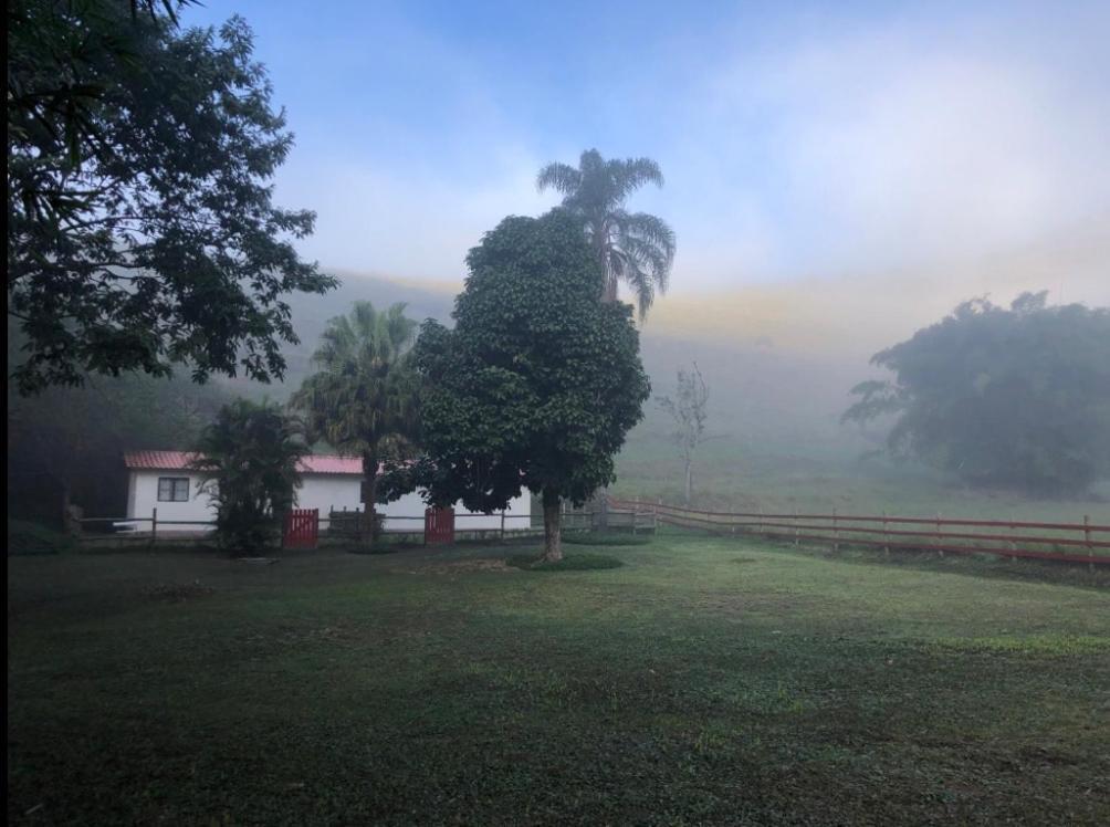 Vivenda Dos Guaranys -Um Projeto Ecologico - Casa Villa Conservatória Kültér fotó